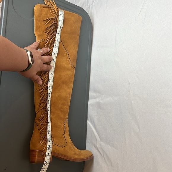Frye Ray Fringe Over the Knee Tall Suede Grommet Pointed Toe Boots Tan 6.5 - Picture 12 of 13